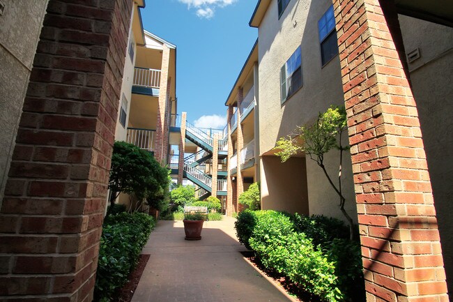 Savoy Apartments and Condominiums Apartments Lubbock, TX