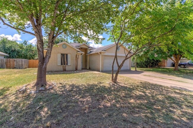 Building Photo - 109 Azalea Dr