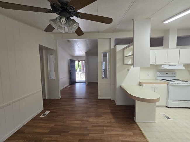 Building Photo - 608 Donruss Dr