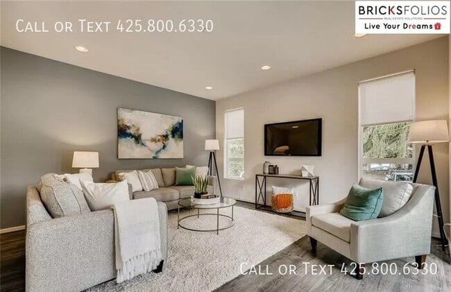 Foto del edificio - Stunning Three-Story Townhome in Lynnwood, WA