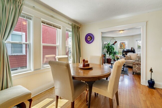 Building Photo - 16 Thelma Rd