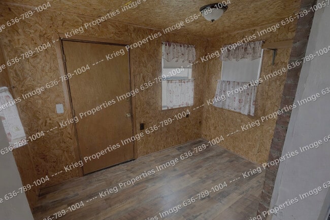 Building Photo - 128 N 10th St