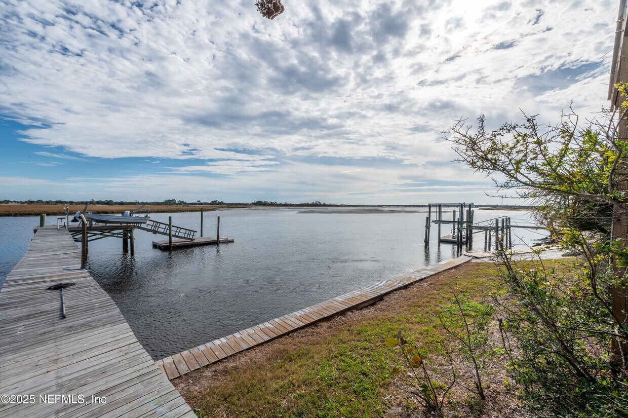 Foto principal - 11255 Fort George Rd