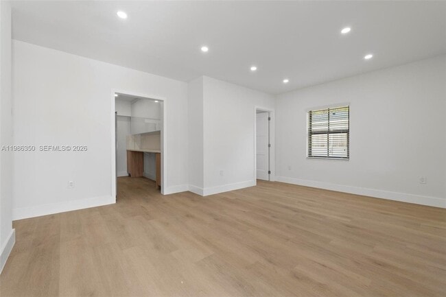 Foto del edificio - 1060 Pasco Jose De La Luz Y Caballero Ct