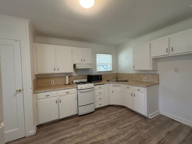 Foto del edificio - 150 Mono Ave