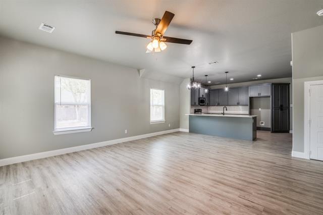 Foto del edificio - 2751 E 1st St