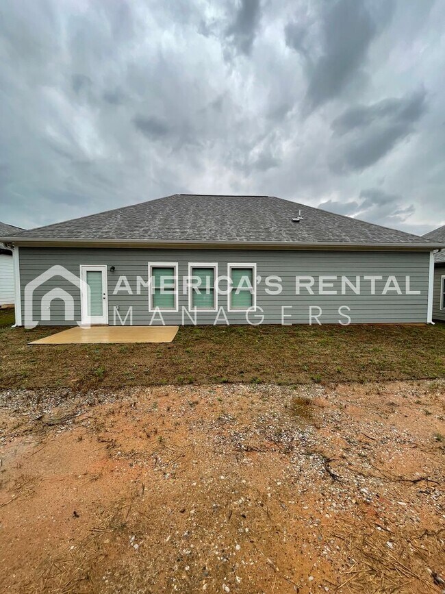 Foto del edificio - Home for Rent in Clanton, AL!!! Available ...