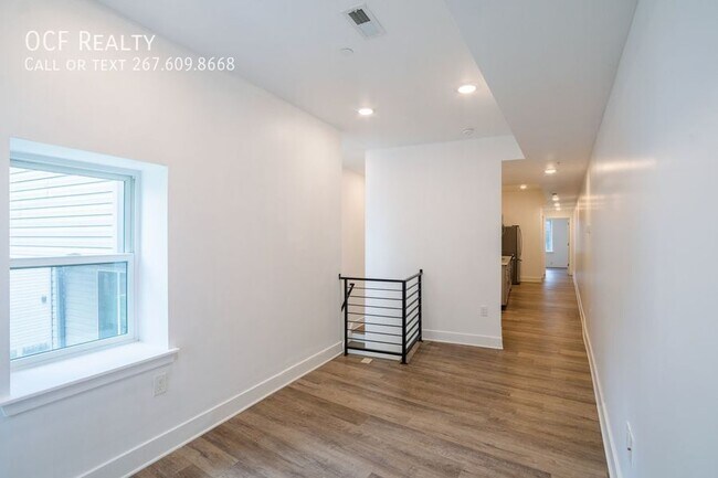 Building Photo - 2444 Frankford Ave