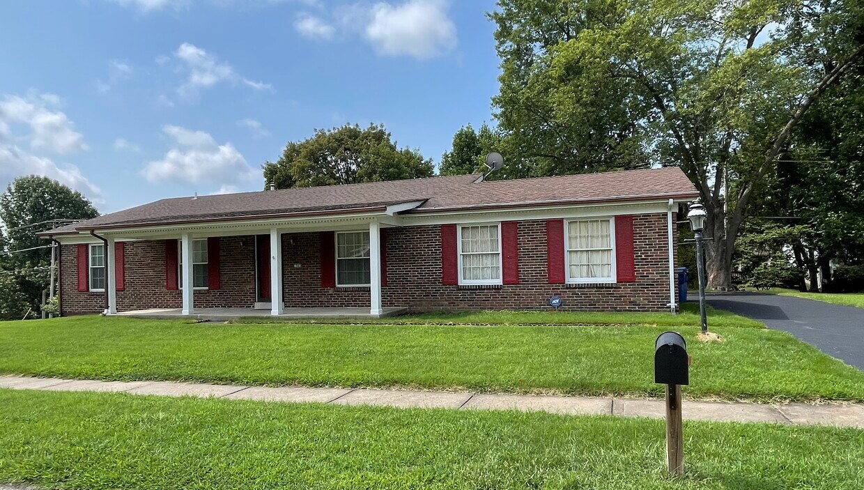 1905 Lakehurst Dr, Saint Louis, MO 63146 House for Rent in Saint