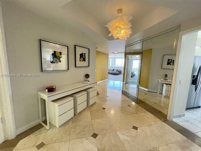 Foto del edificio - 3801 NE 207th St