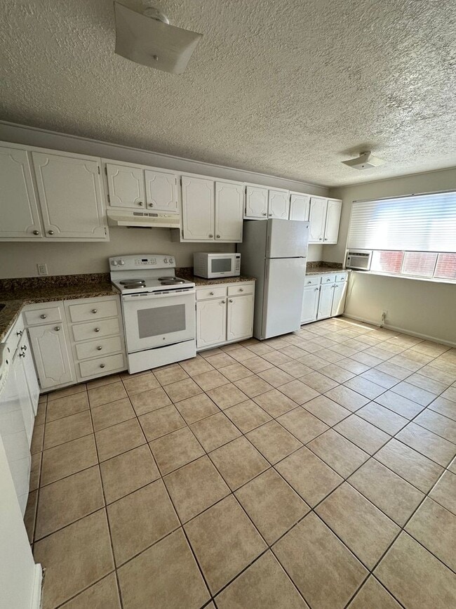 Building Photo - 259 E 5900 S