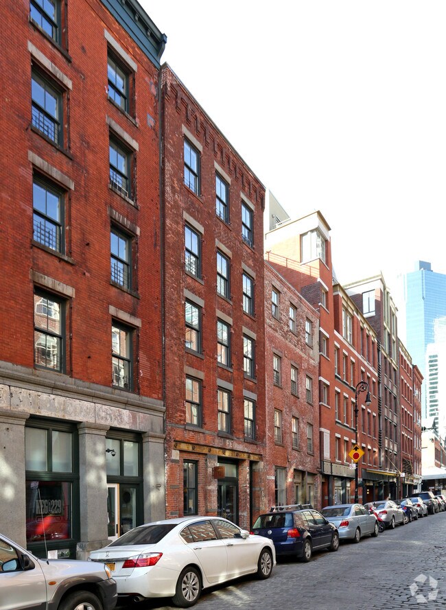 Building Photo - 227 Front St