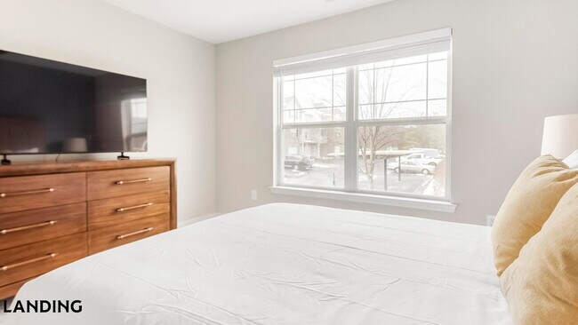 Building Photo - 400 Legends Terrace Dr
