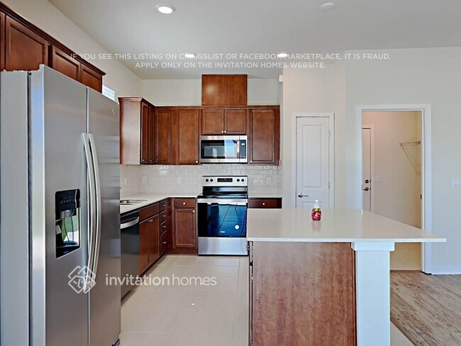 Foto del edificio - 2191 Bluebird Pl