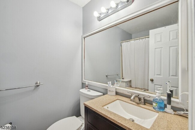 Building Photo - 308 Penns Way