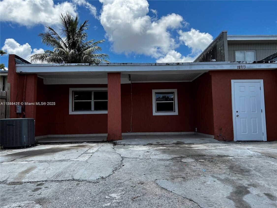 Foto principal - 18913 NW 46th Ave