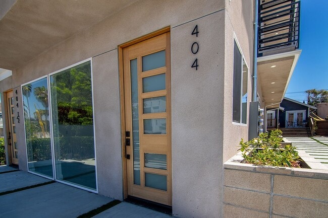 Building Photo - Lafayette Duplex