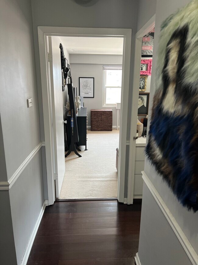 Building Photo - 2909 N Sheridan Rd