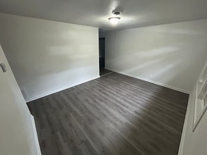Building Photo - 519 St Leo Dr