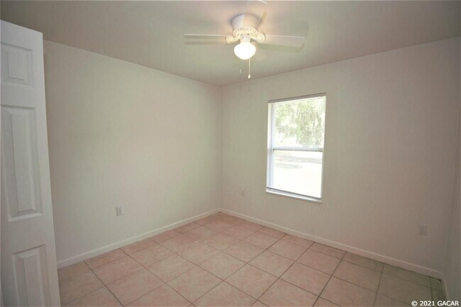 Building Photo - 1410 NW 7th Ave