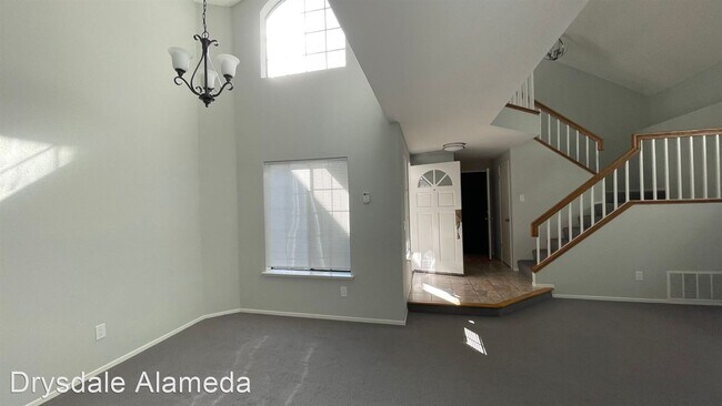 Building Photo - 3 br, 2.5 bath House - 2837 Brown Street (LO)