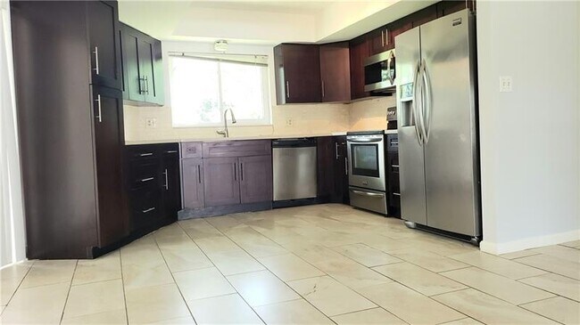 Foto del edificio - 3980 NW 106th Dr