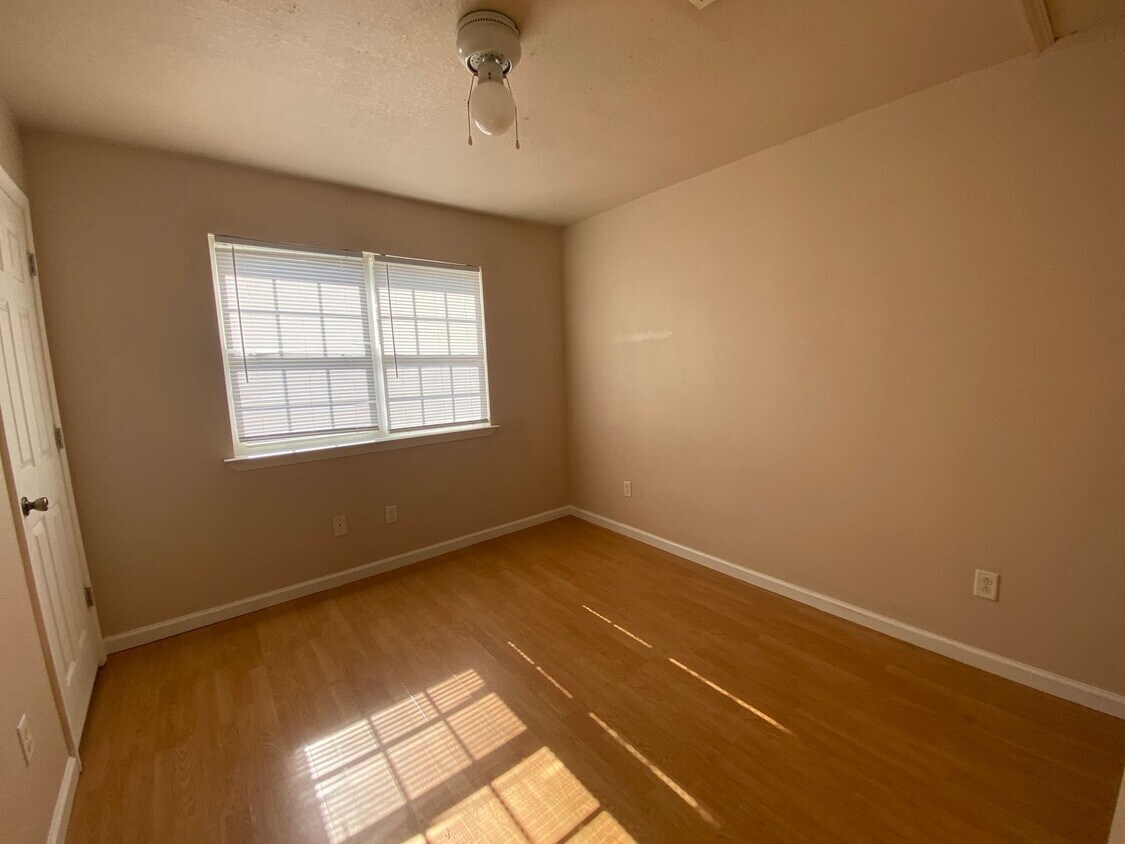 Foto principal - 1723 W Matthews Ave