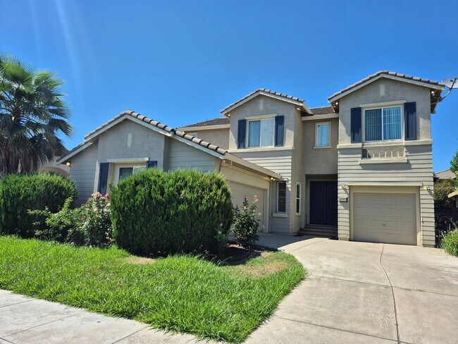 Foto del edificio - Beautiful 4 bedroom 3.5 bath in Natomas Park