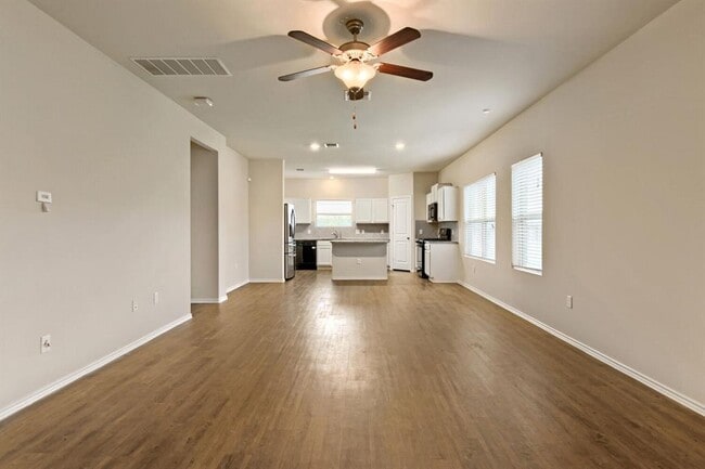 Foto del edificio - 7300 Dungarees Wy