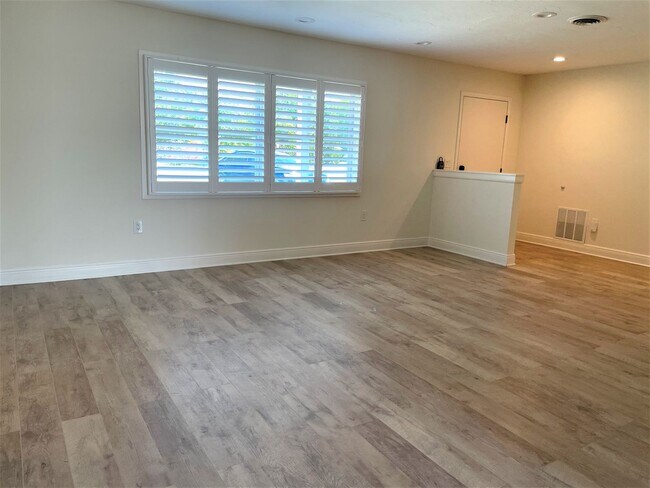 Foto del edificio - Annual Rental – Updated Nokomis Single Fam...