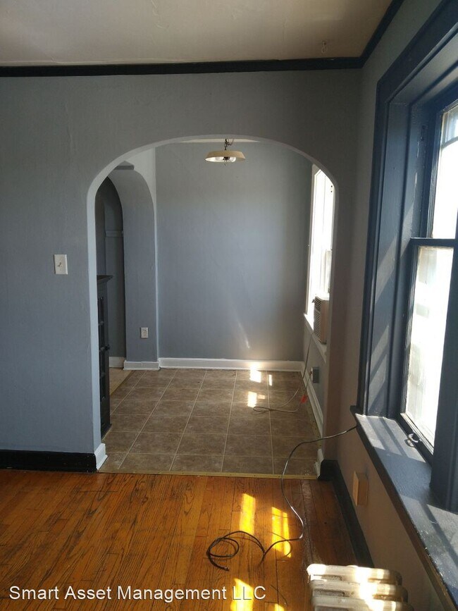 Building Photo - 5302 W Burnham St