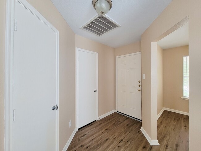 Building Photo - 8106 Arrington Forest Ln