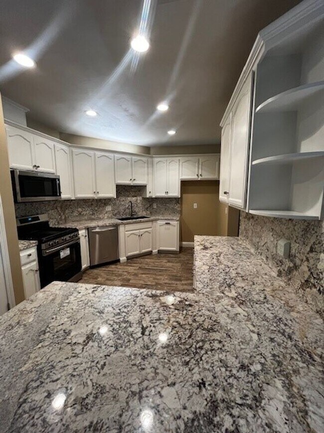 Building Photo - 8701 Maggiore Ln