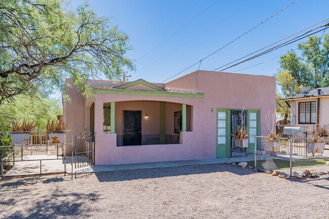 Building Photo - 1926 N Fremont Ave