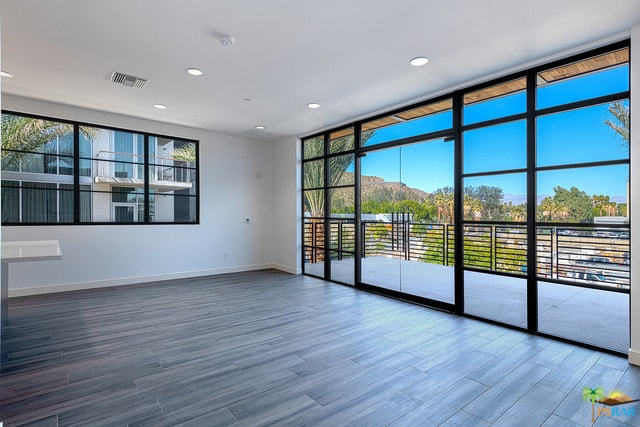 Building Photo - 111 N Palm Canyon Dr