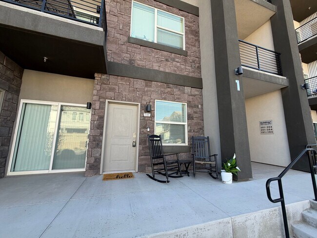 Foto del edificio - 5801 S Garnet Dr