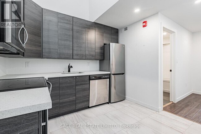 Building Photo - 14 Cross St