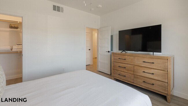 Foto del edificio - 2555 N Rancho Dr