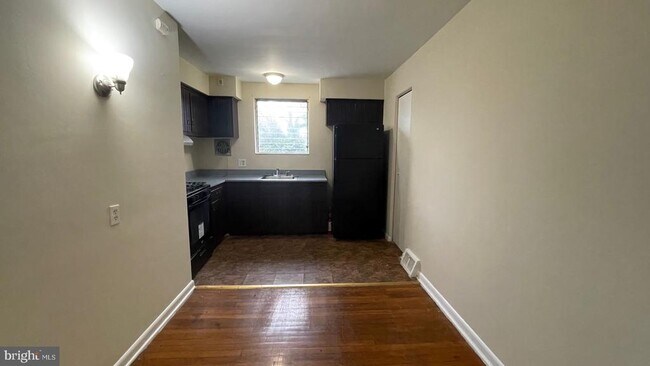 Foto del edificio - 1014 Cedarcroft Rd