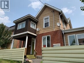 Building Photo - 257-257 Bronson Ave