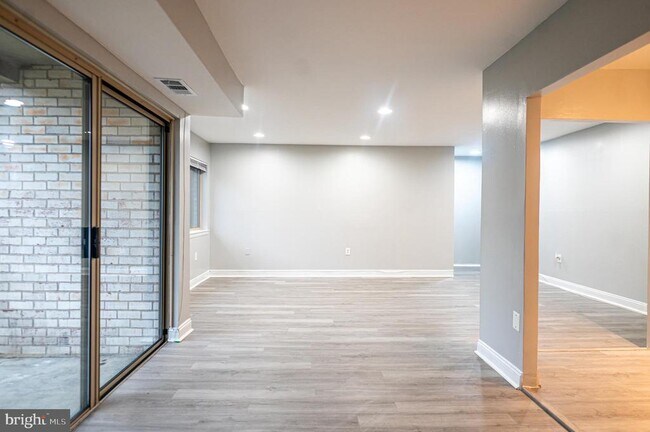 Building Photo - 12211 Braxfield Ct