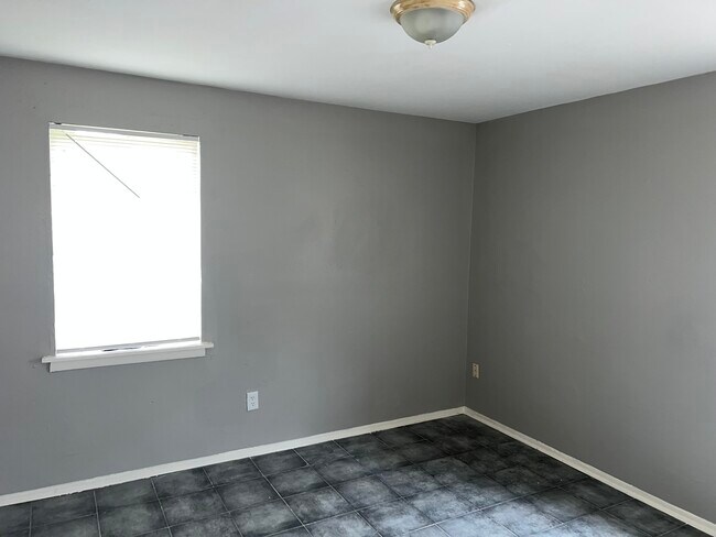 Foto del edificio - 2251 Stovall Ave