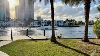 Foto del edificio - 628 N Island Rd