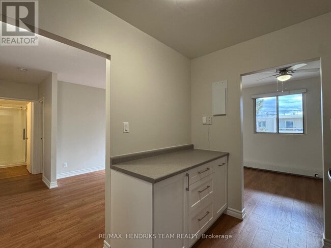 Building Photo - 5611 Valley Wy