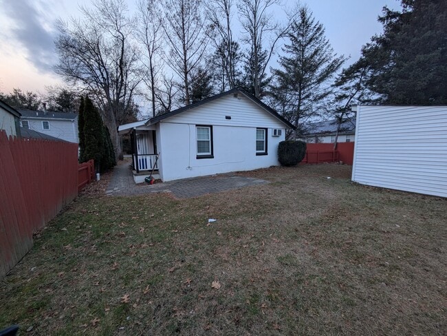 Foto del edificio - 383 W Clinton St