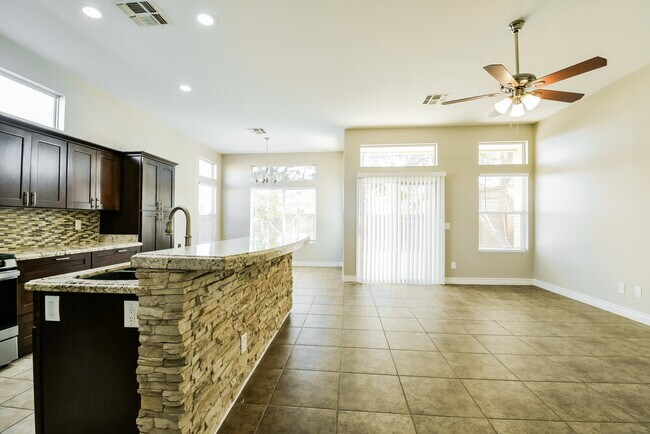 Foto del edificio - 17647 N 17th St