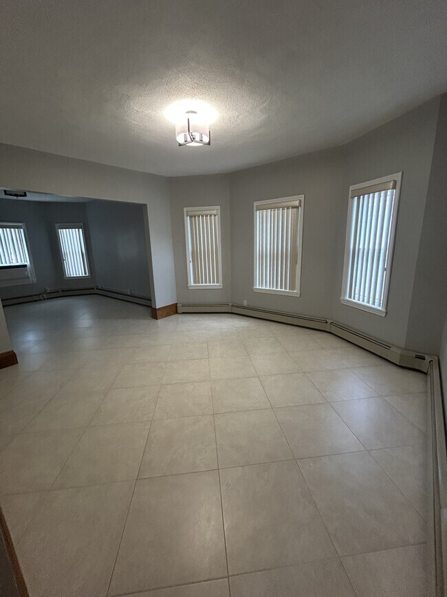 Foto del edificio - 58 Maple St