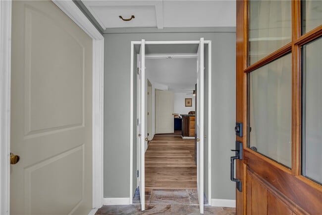 Building Photo - 307 Moore Ave