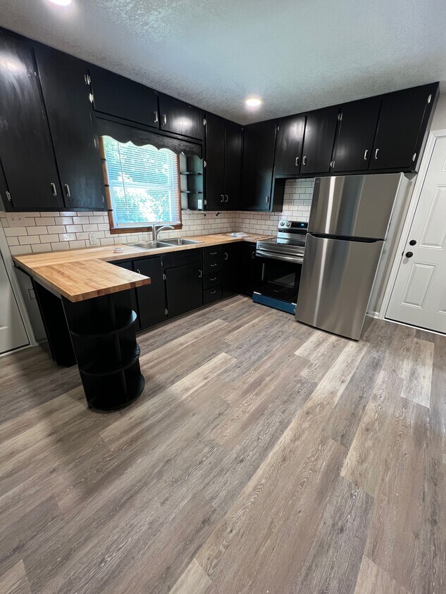 Foto principal - 409 Anderson St