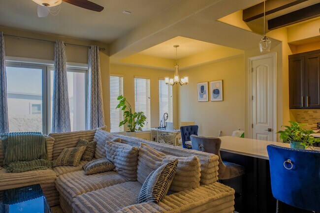 Building Photo - 14937 Tierra Mirage Ave